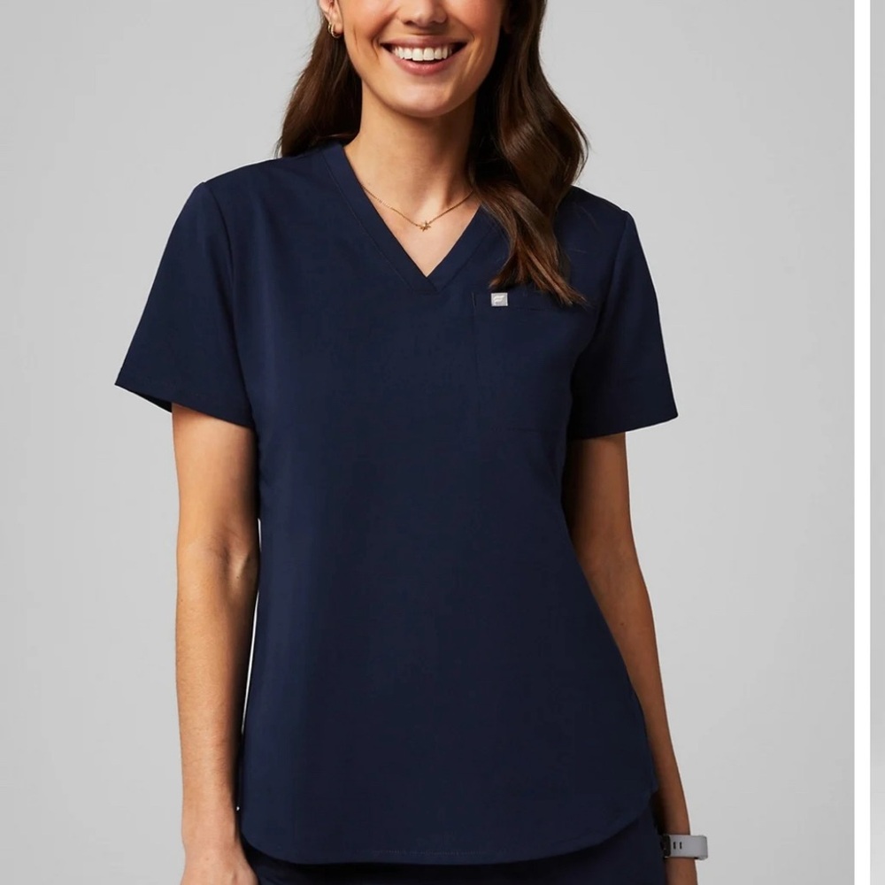 Fabletics scrub top *NWOT* M